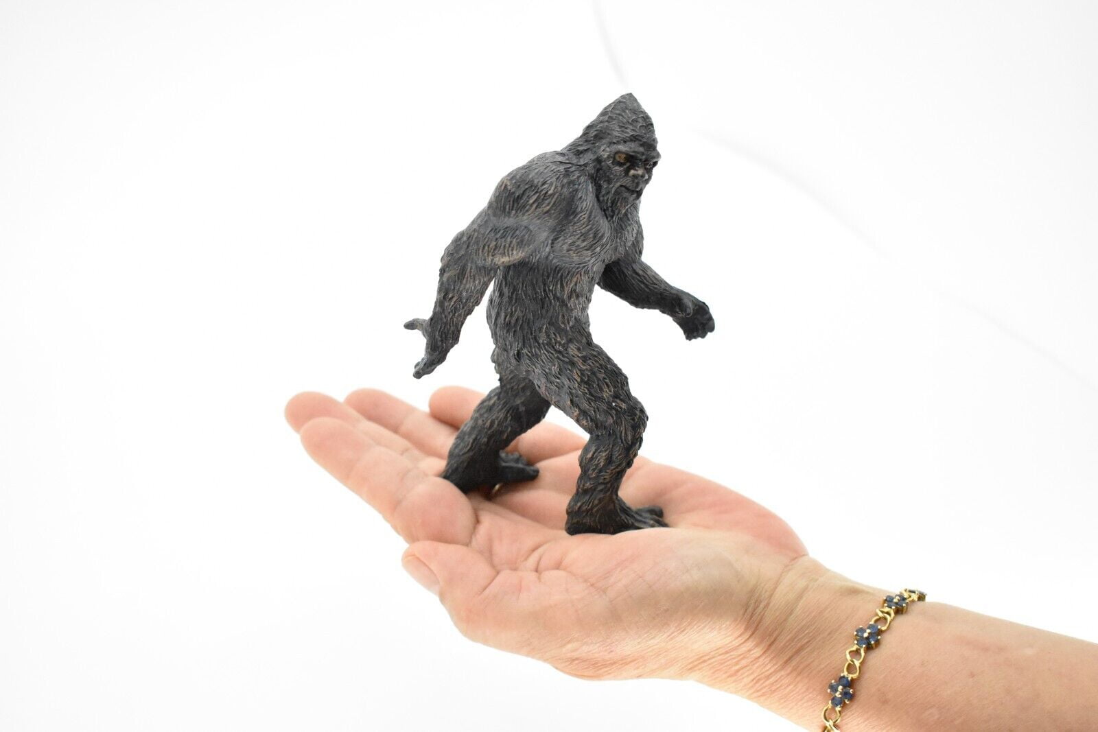 ビックフット,イエティ、雪男ジオラマ Amazon.com: Design Toscano Yeti the Bigfoot Indoor/Outdoot