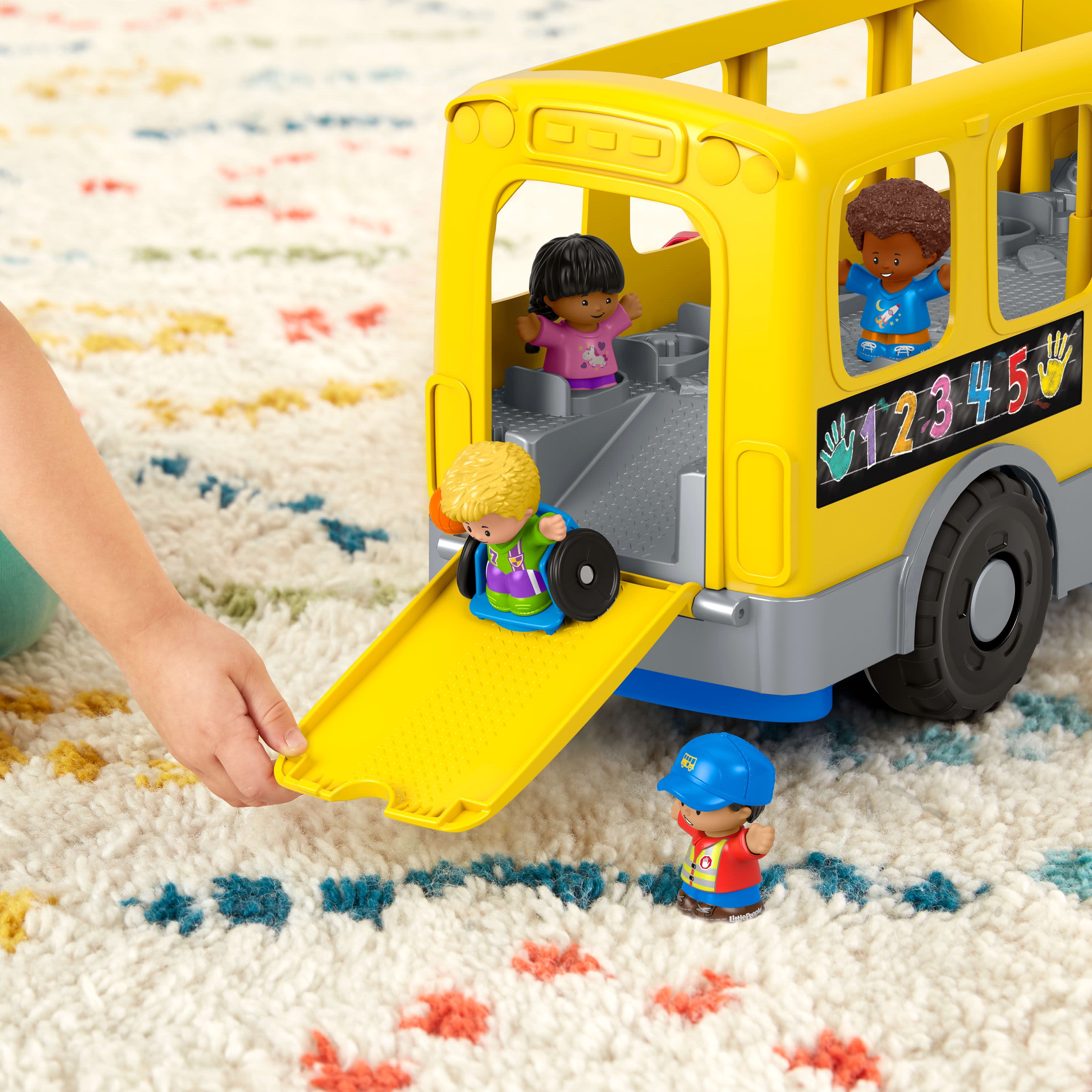 Fisher-Price Little People Big Yellow School Bus Pull-Along Toddler Learning Toy, 4 Figures