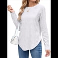 thumbnail image 2 of Camiseta Informal de Larga para Mujer, con Cuello Redondo, Dobladillo Curvo y Botones en la Espalda, Estilo Moderno y Holgado. M, 2 of 9