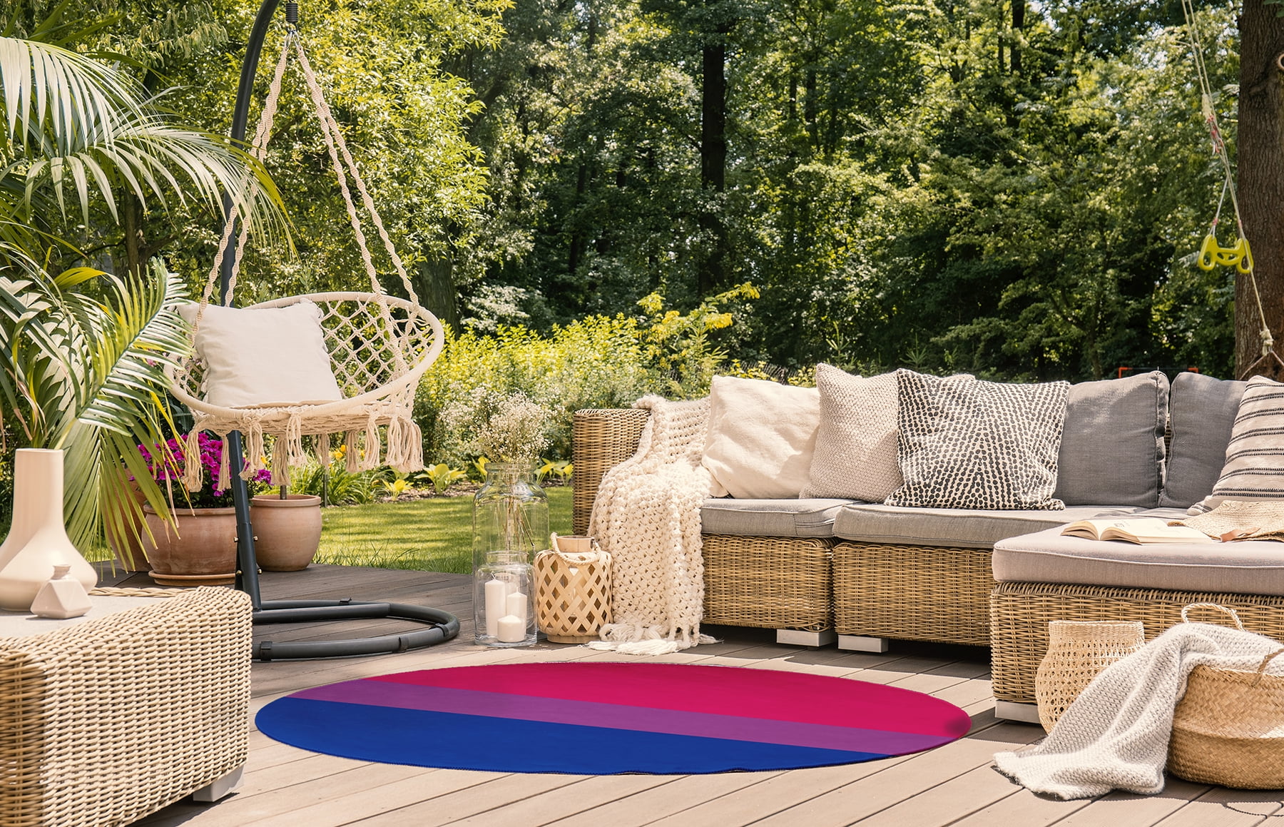 Simply Daisy 5' Round Bisexual Bisexual Chenille Indoor/Outdoor Rug