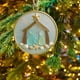 thumbnail image 5 of Adorno navideño de vidrio marino de 8 cm para el árbol de Navidad, hecho a mano con detalles de conchas marinas, decoración navideña de inspiración playera, adorno navideño único., 5 of 6