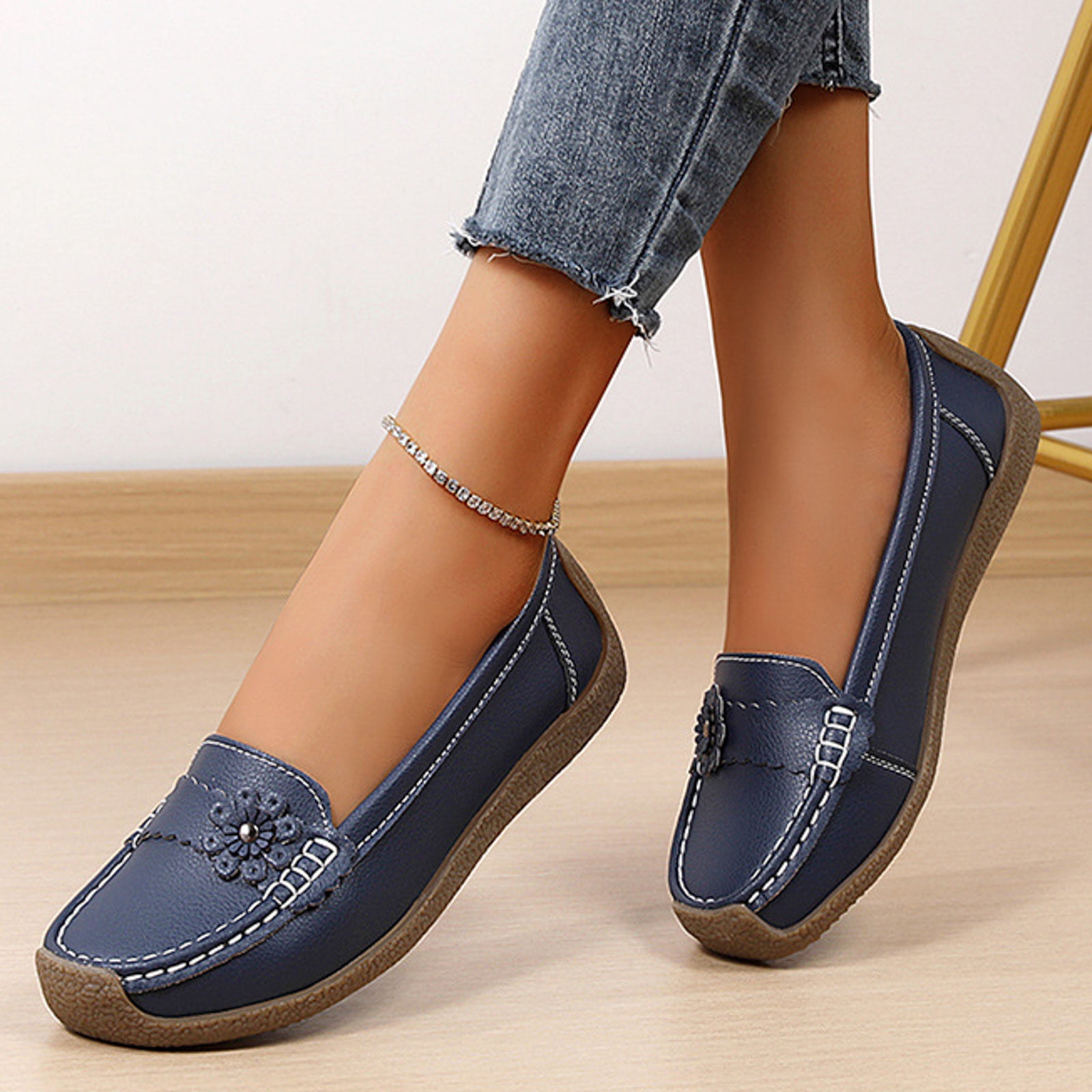Women's Leather Penny Loafers Driving Moccasins Casual Slip on Flats Shoes Nurse Work Walking Loafer Shoes