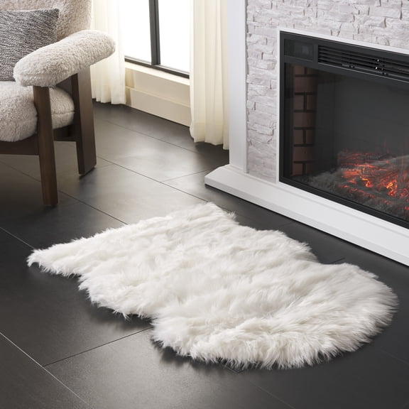 Safavieh Faux Sheep Skin Jadyn Animal Area Rug, Ivory, 2' x 3'