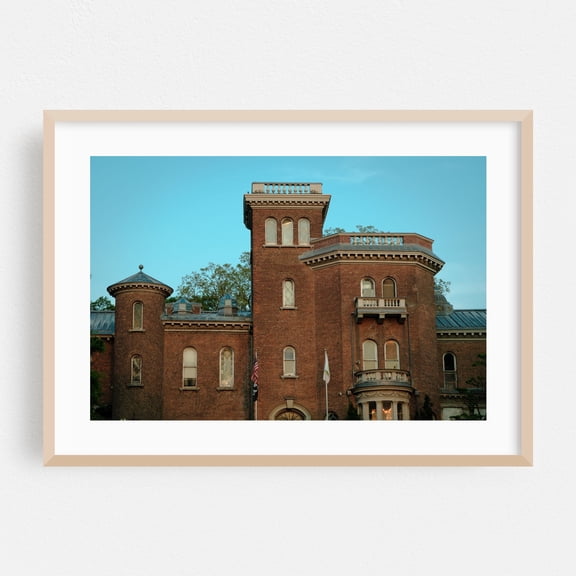 Litchfield Villa 04 - Brooklyn New York Photography Oak Framed Wall Art Print 12 x 18 inches