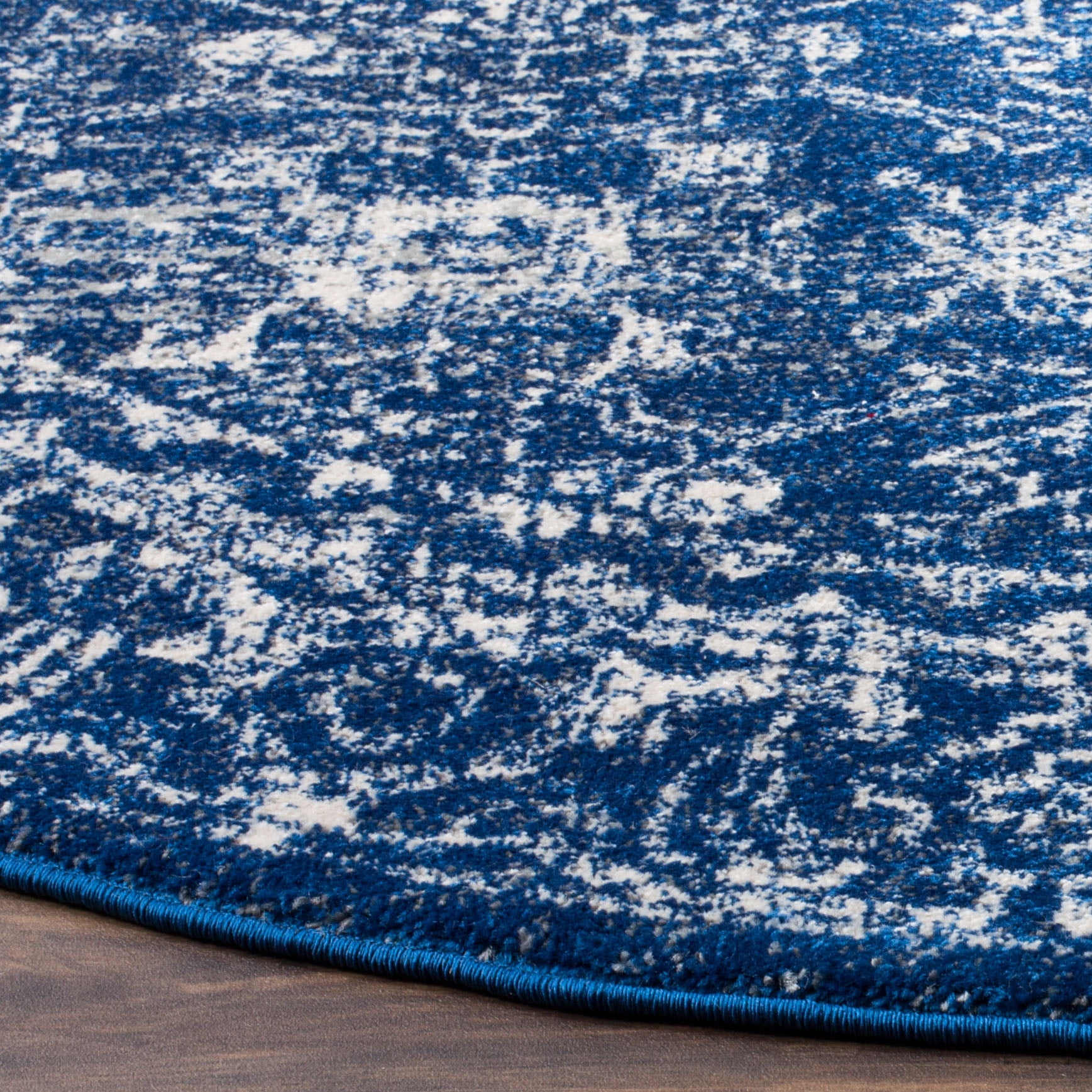 SAFAVIEH Evoke Ronald Bordered Area Rug, Navy/Ivory, 5'3" x 5'3" Round