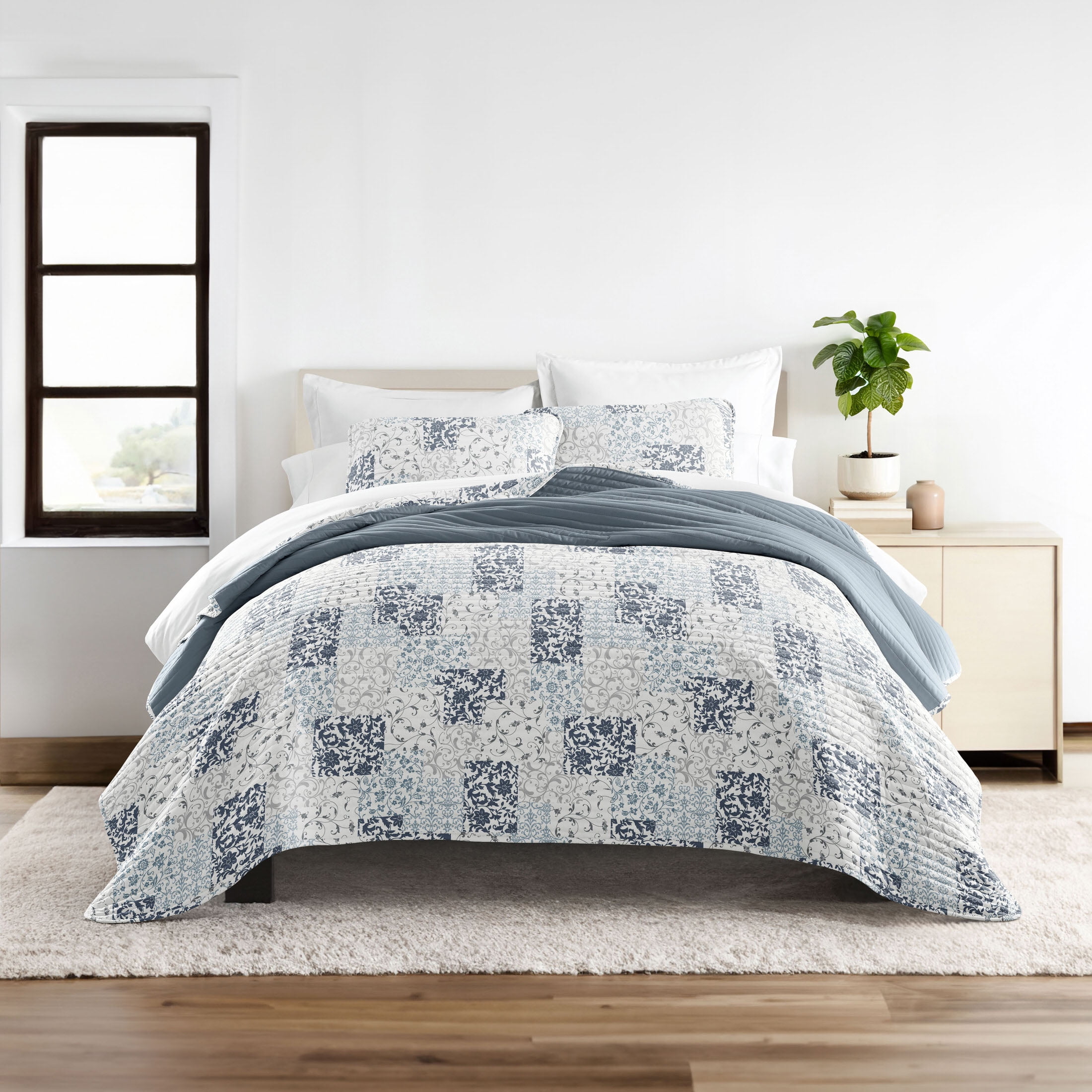 Ultra Soft Lightweight Quilt Sets in Patchwork Dusk Blue for Twin/TwinXL Bedding by Comfort Canopy