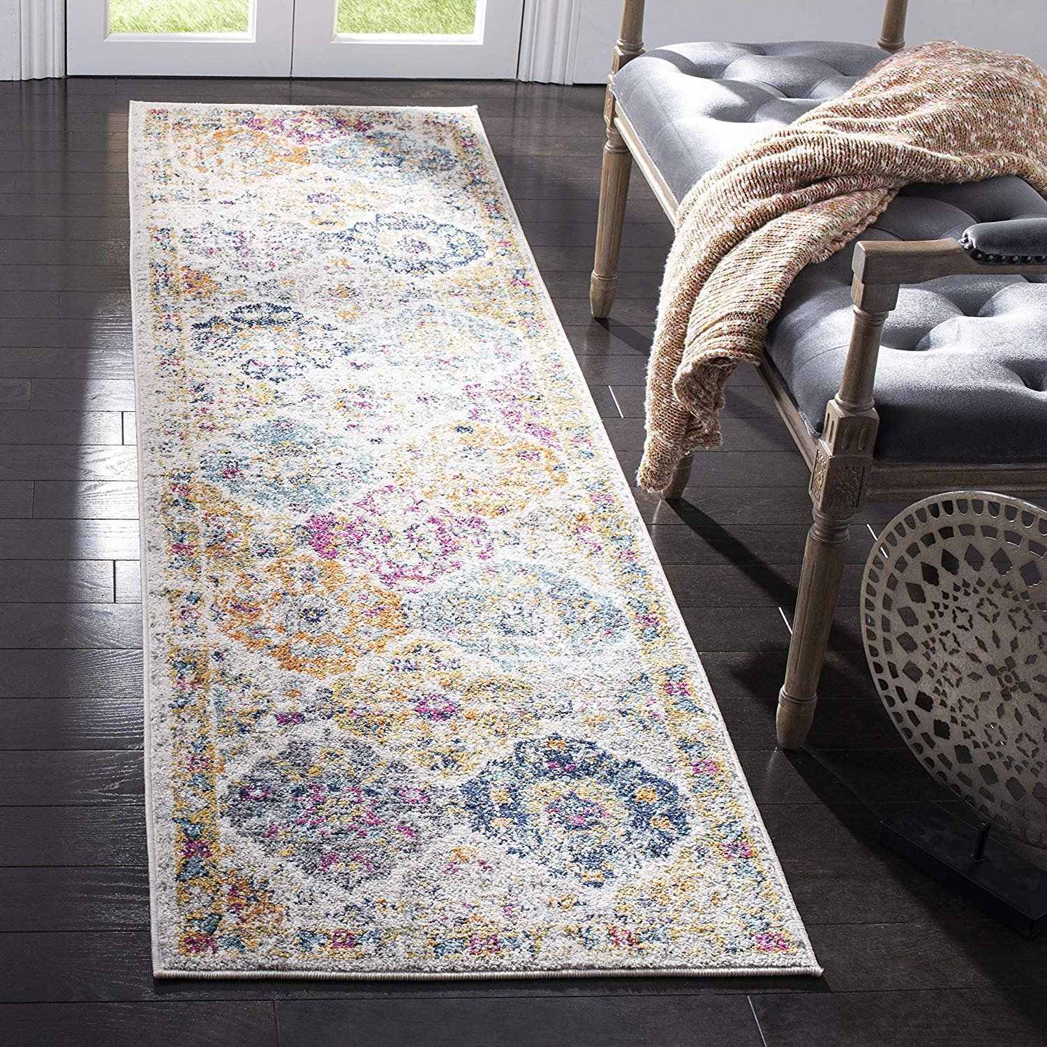 Safavieh Madison Collection MAD611B Bohemian Chic Vintage Distressed