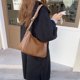 thumbnail image 5 of Guardurnaity Bolso para axilas de mujer, bolso de cuero PU, bolso cruzado, botón cuadrado oculto, accesorio de moda, bolsos de diario de gran capacidad Bolsas de mensajero y de hombro Guardurnaity AP011985-00, 5 of 6