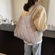 thumbnail image 5 of Bolso Mano Con Entramado Diamantes Informal para Mujer Hobo Elegante Acolchado Color Sólido, 5 of 9