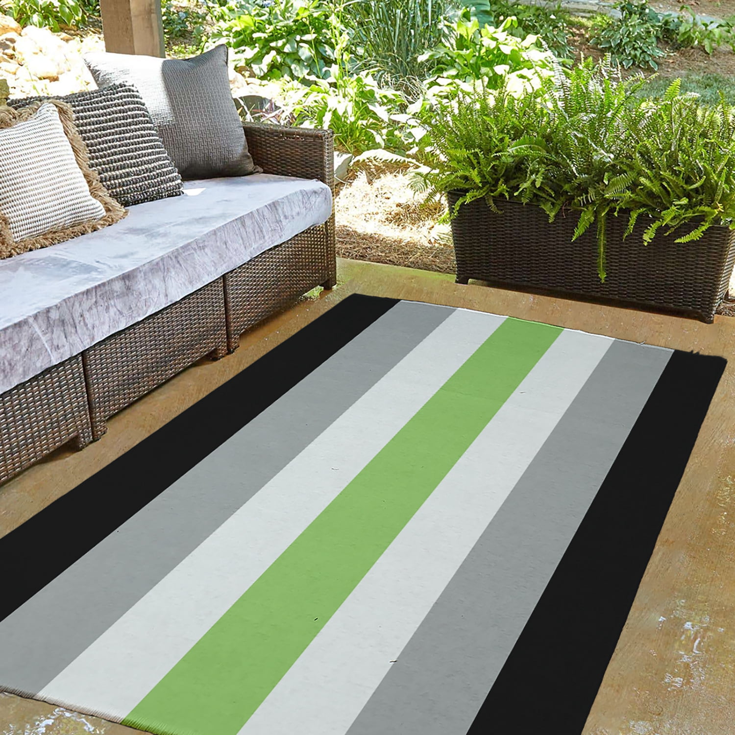 Simply Daisy 3' x 5' Agender Agender Chenille Indoor/Outdoor Rug