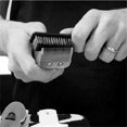 thumbnail image 4 of Cepillo que se desvanece, peine, tijeras, cepillo de limpieza, multifunción, barbería, cuidado de la piel, 4 of 8