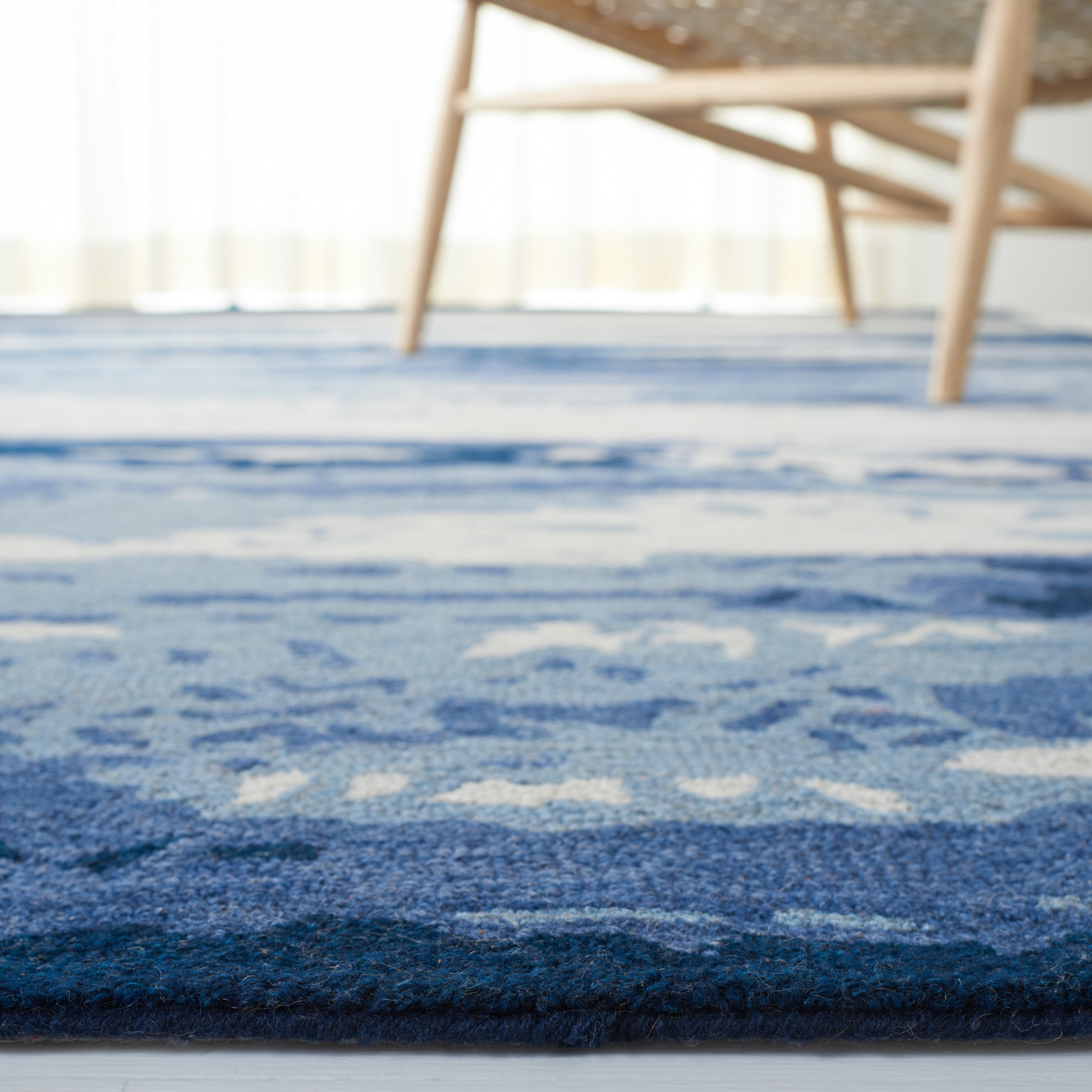 Safavieh Metro Jessy Camouflage Area Rug, Blue/Ivory, 5' x 8'
