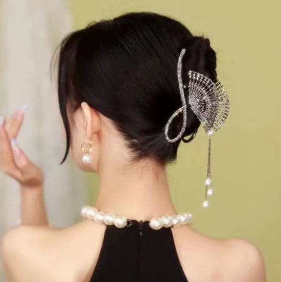 Stylish Fringe Shark Clip - Strong Grip for All Hair Types, Perfect for Daily Wear, Commuting, and Dates