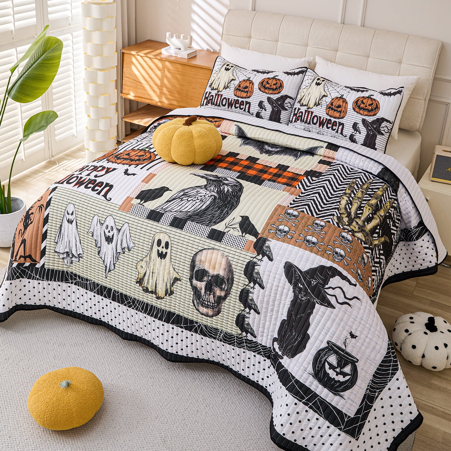 Evenhug Halloween Quilt Set,3-Piece Queen Size Black Cat Pumpkin Bat Spider Halloween Themed Patchwork Bedding Set Reversible Coverlet Set with 2 Pillow Shams