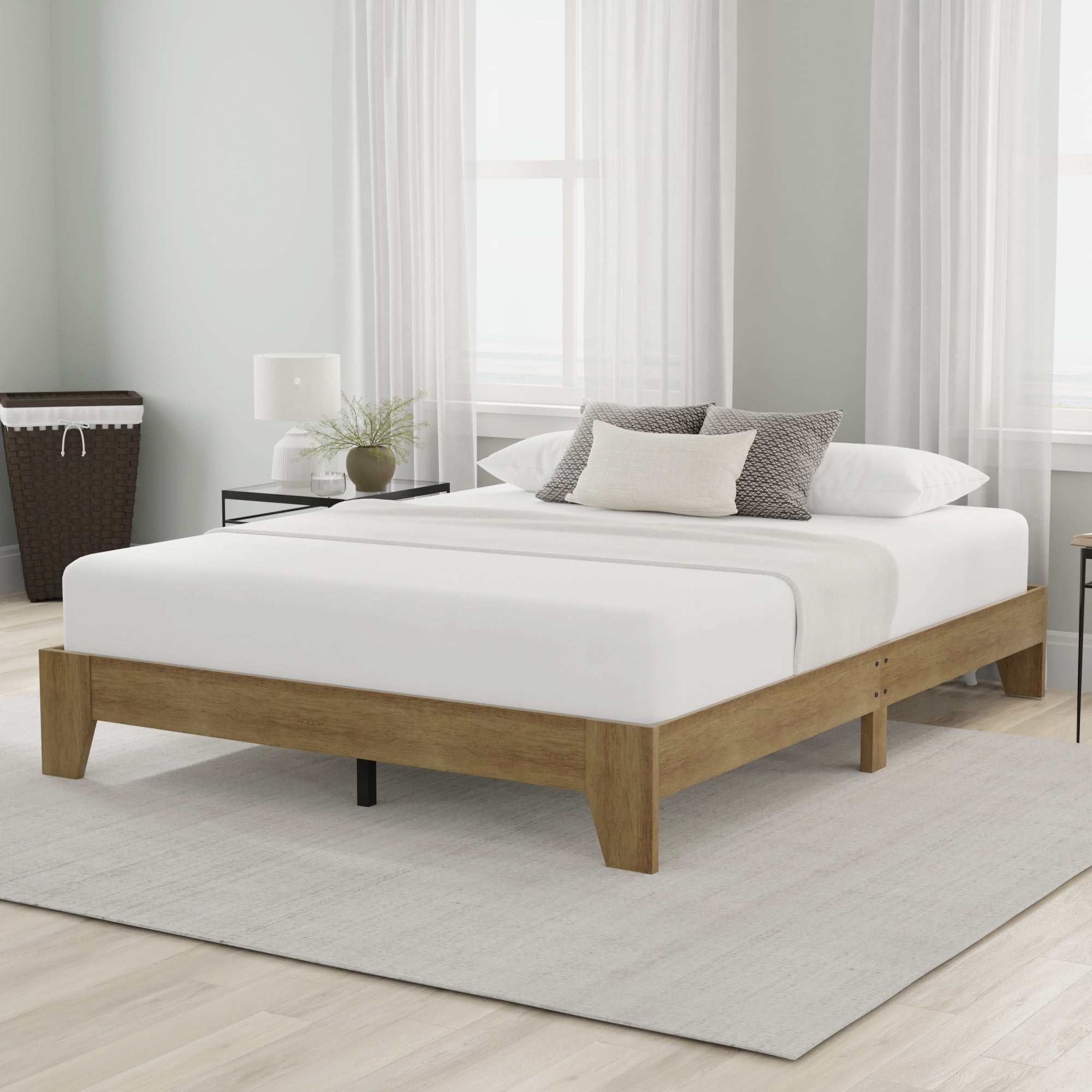 Hillsdale Furniture Sunridge Queen Wood Platform Bed, Knotty Oak