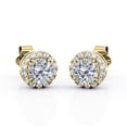 thumbnail image 1 of JeenMata Aros con Halo de Moissanita de Corte Redondo de 2,2 Quilates Engastados con 4 Puntas en Baño de Oro Amarillo de 18 K sobre Plata, 1 of 5