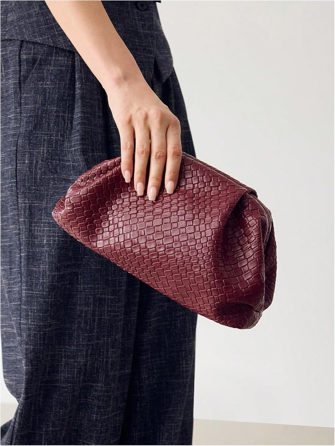 Women's Woven Evening Bag Dumpling Clutch Purse No Strap Handbags Elegant Faux PU Leather Clutch Bag | Woven, No Strap, Elegant, Faux PU Leather