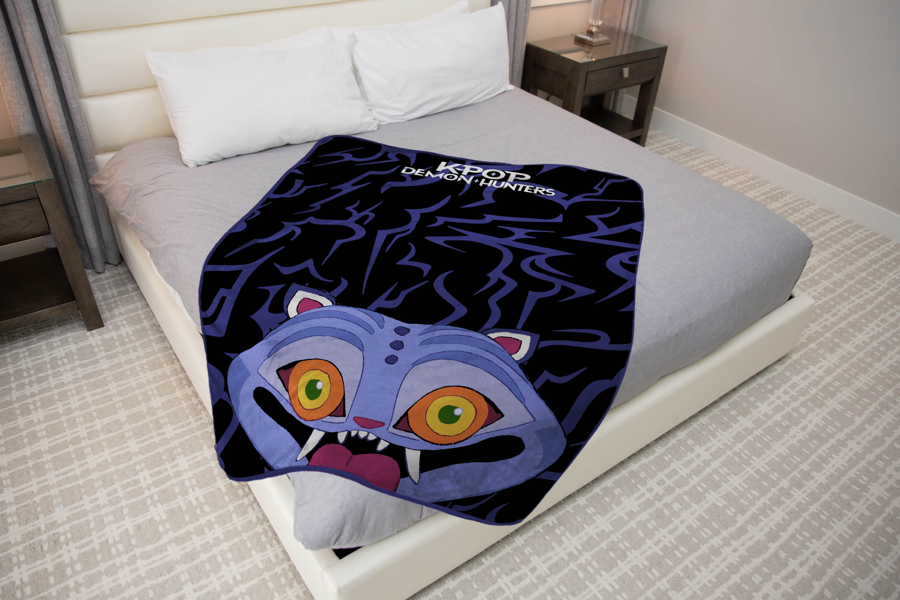 KPOP Demon Hunters Derpy Peaking Silk Touch Throw Blanket, 46x60