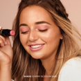 thumbnail image 2 of Colorete en crema Nudestix Nudies Bloom, rocío y radiante, 3 en 1, para todo el rostro para mejillas, ojos y labios con brocha para mezclar (Cherry Blossom Babe), 2 of 6
