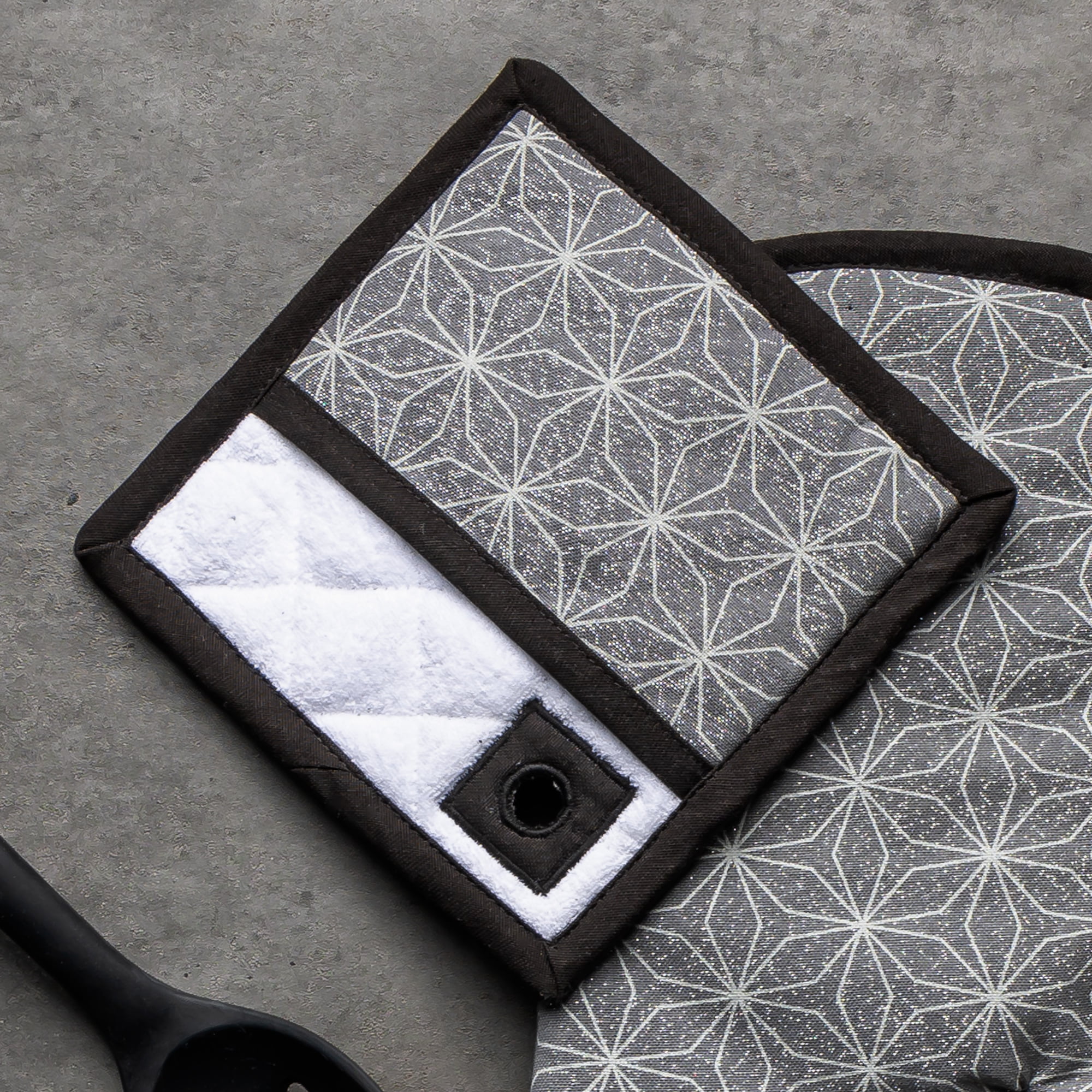 Thyme & Table Oven Mitt and Potholder Set, Gray Star, 2-Piece