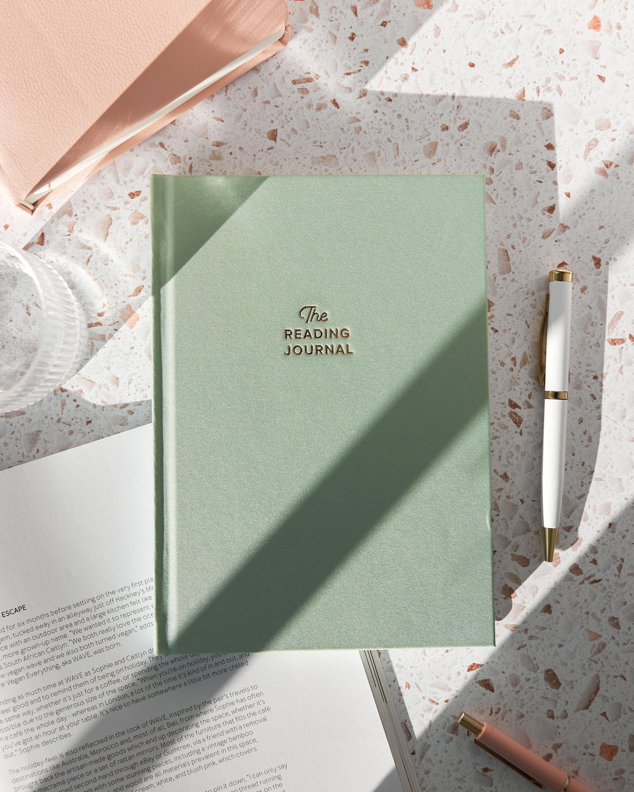 Kunitsa Co. Reading Journal. Review and Track Your Reading (Green) - 52 Book Reviews