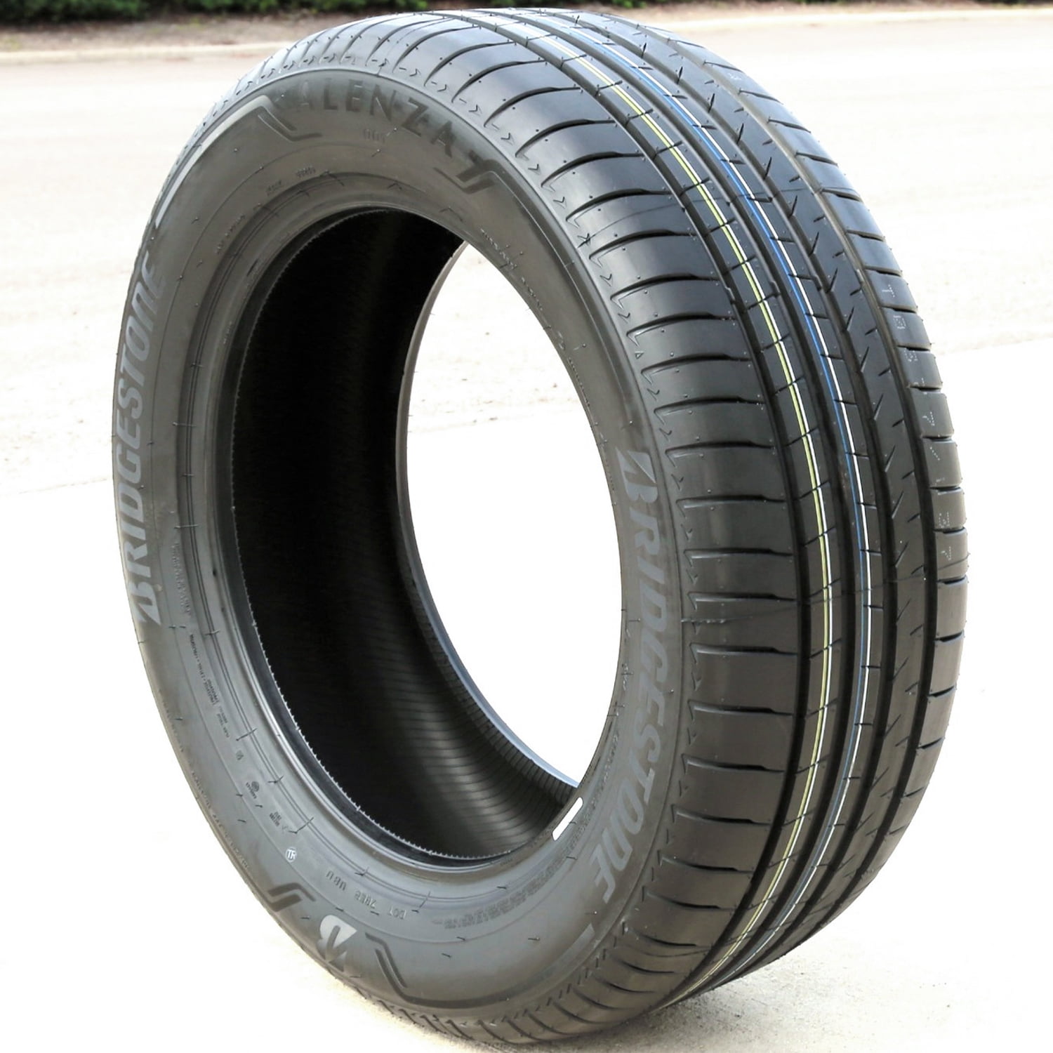 2本。BRIDGESTONE ALENZA 001 235/60R18 103W Bridgestone Alenza 001 235 60 R 18 Tubeless 103 W Car Tyre