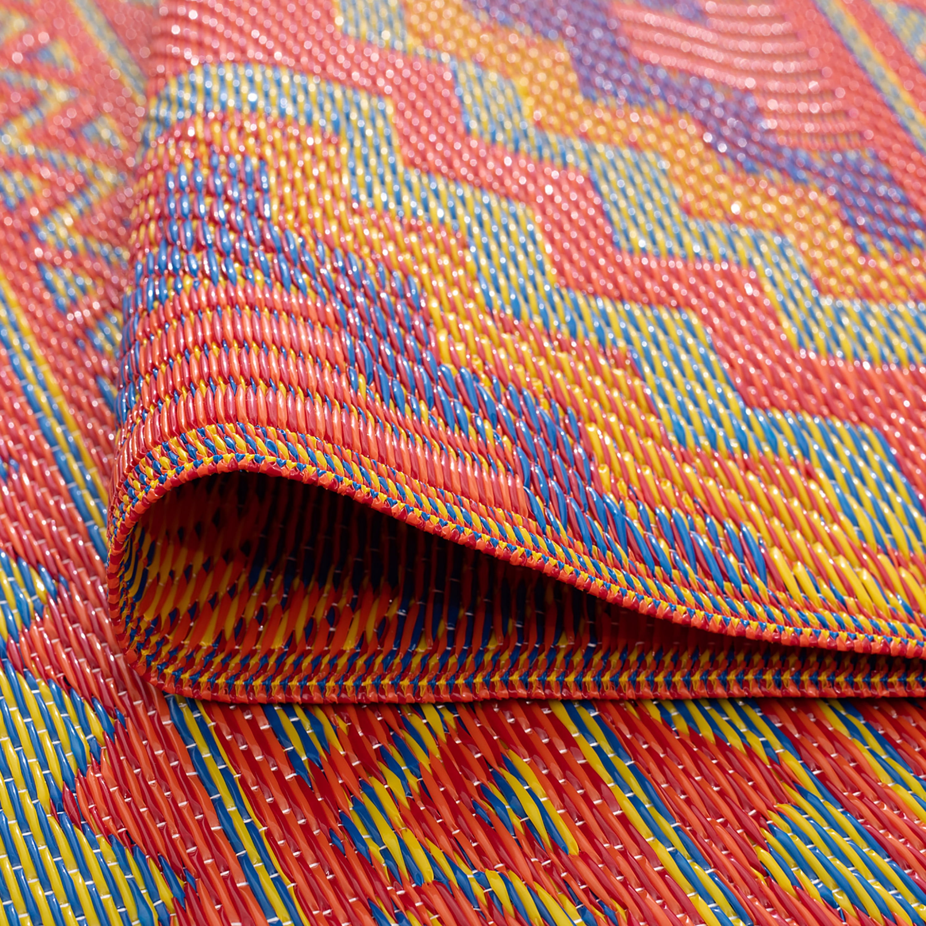 4x6 Reversible Multicolor Polypropylene Outdoor Geometric Area Rug