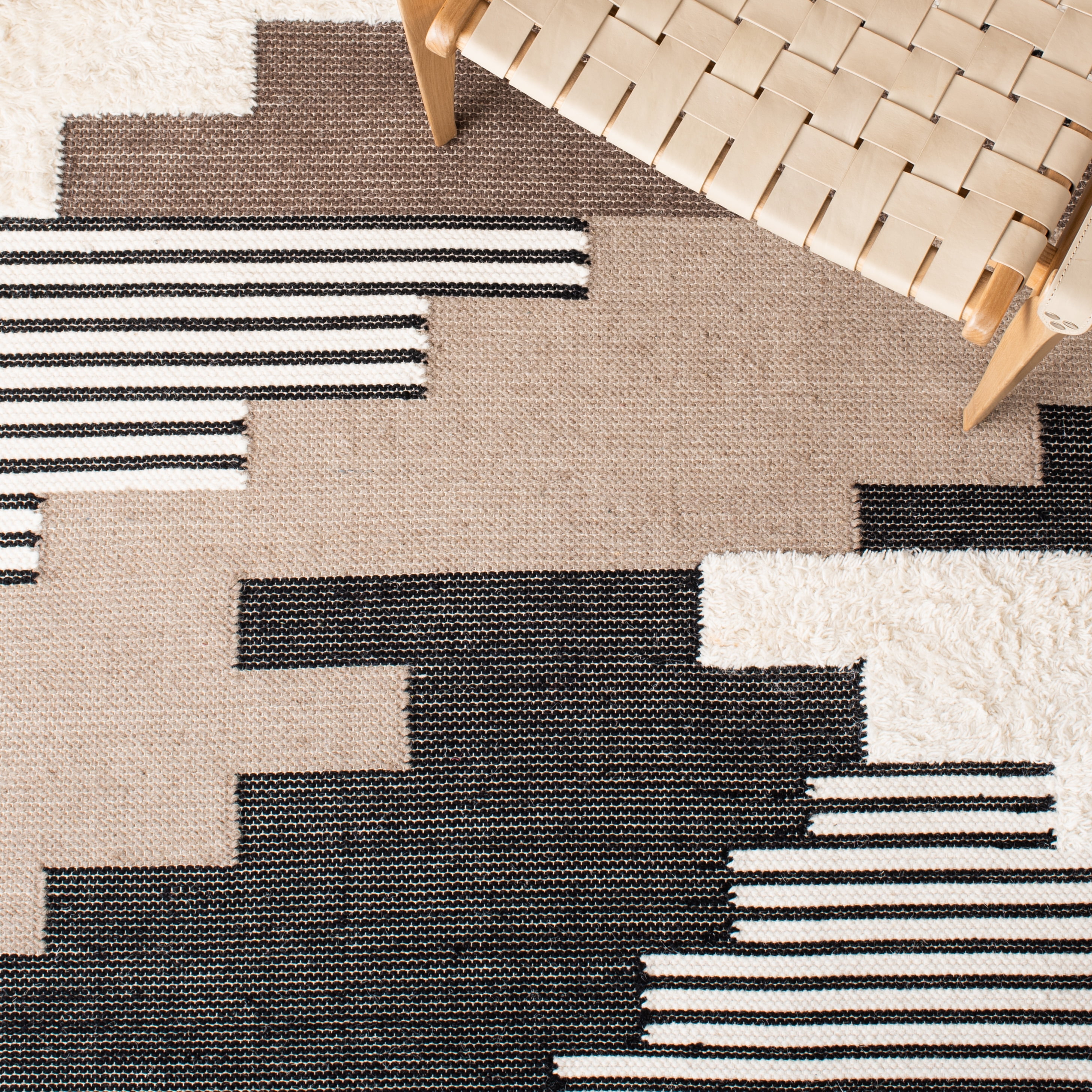 SAFAVIEH Kenya Comhgham Geometric Runner Rug, Black/Ivory, 2'3" x 18'