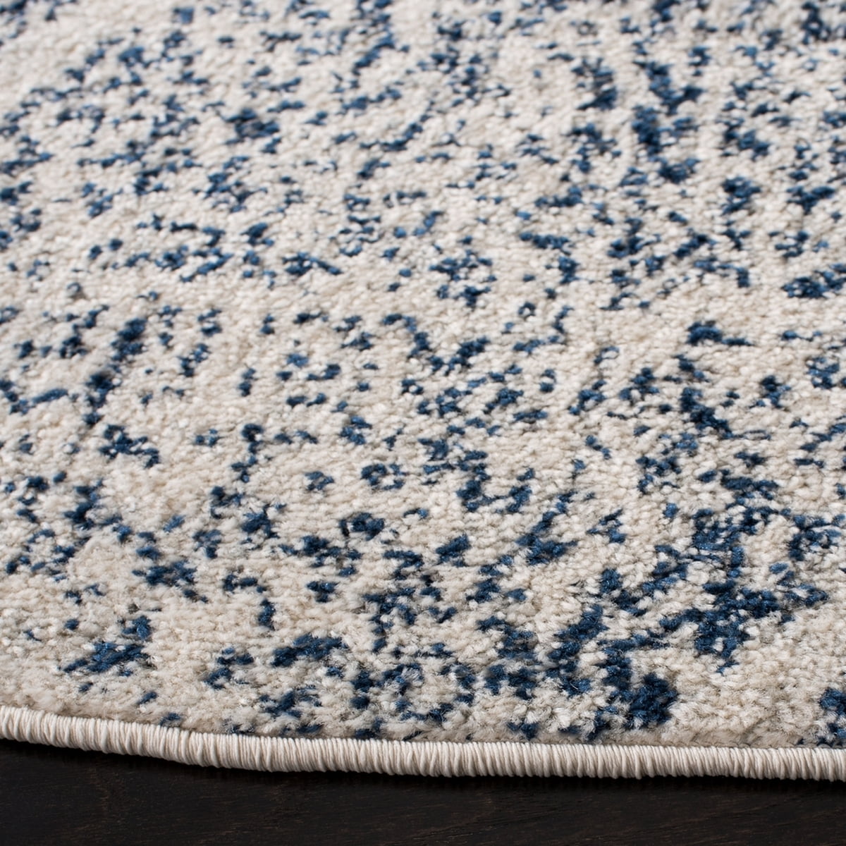 SAFAVIEH Madison Leighton Geometric Area Rug, Cream/Royal Blue, 4' x 4' Round