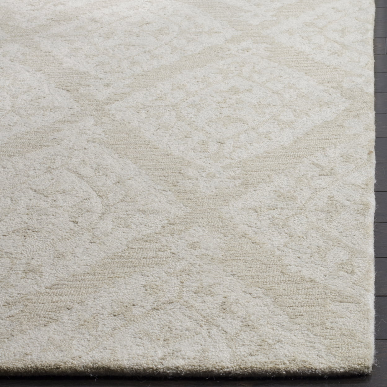 SAFAVIEH Micro-Loop Linton Damask Trellis Wool Area Rug, Beige, 5' x 5' Round