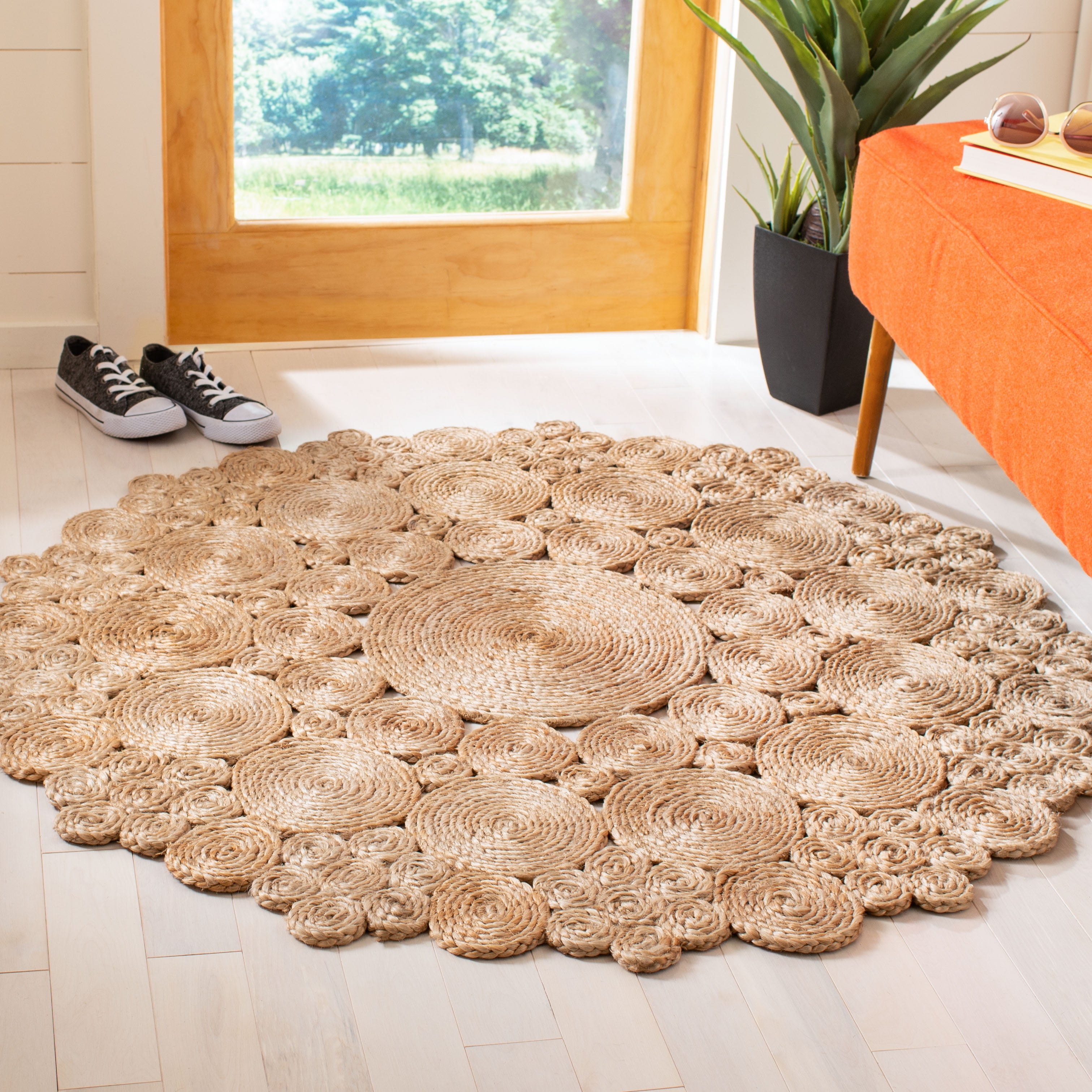SAFAVIEH Natural Fiber Cennetig Geometric Area Rug, Natural, 6' x 6' Round