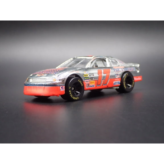 (Open Box) 1997 CHEVY CHEVROLET MONTE CARLO DARRELL WALTRIP NASCAR 1:64 SCALE DIECAST CAR