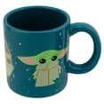 thumbnail image 4 of Taza Grande Cerámica con Tapa Esculpida en 3D, Diseño Mandalorian Baby Yoda, Star Wars Capacidad 532 ml, Azul, 4 of 4
