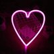thumbnail image 4 of La luz luminosa de neón rosa en forma de corazón es adecuada para el dormitorio de la fiesta de bodas oso de fresa Electrónica, 4 of 5