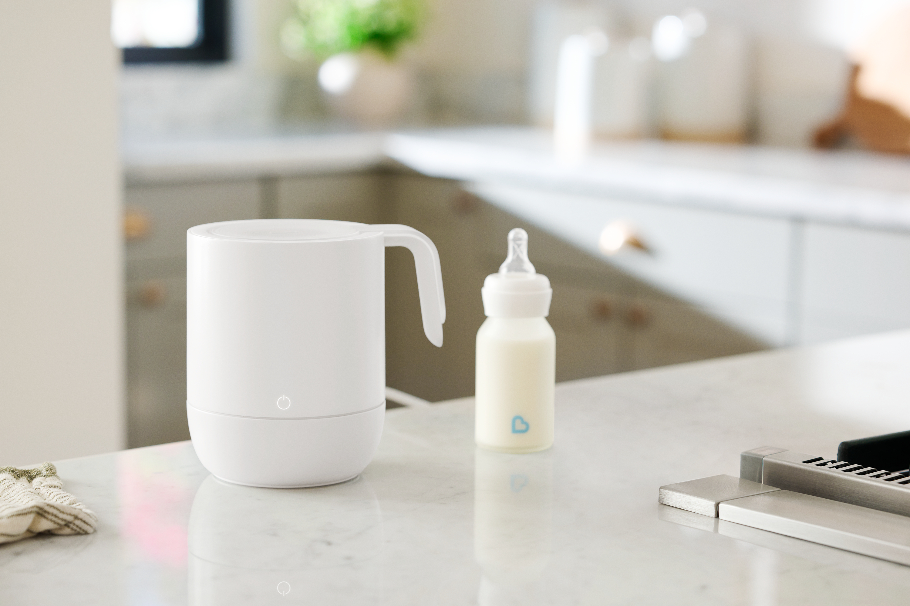 Munchkin Precision Digital Bottle Warmer & Sterilizer photo 2