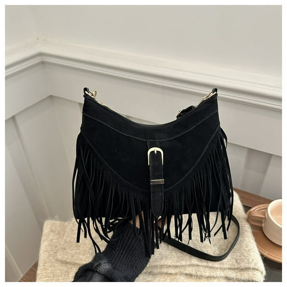 This year, the fringed tote bag for women is in fashion, a new winter 2025 collection, an elegant square shoulder bag with a crossbody strap.