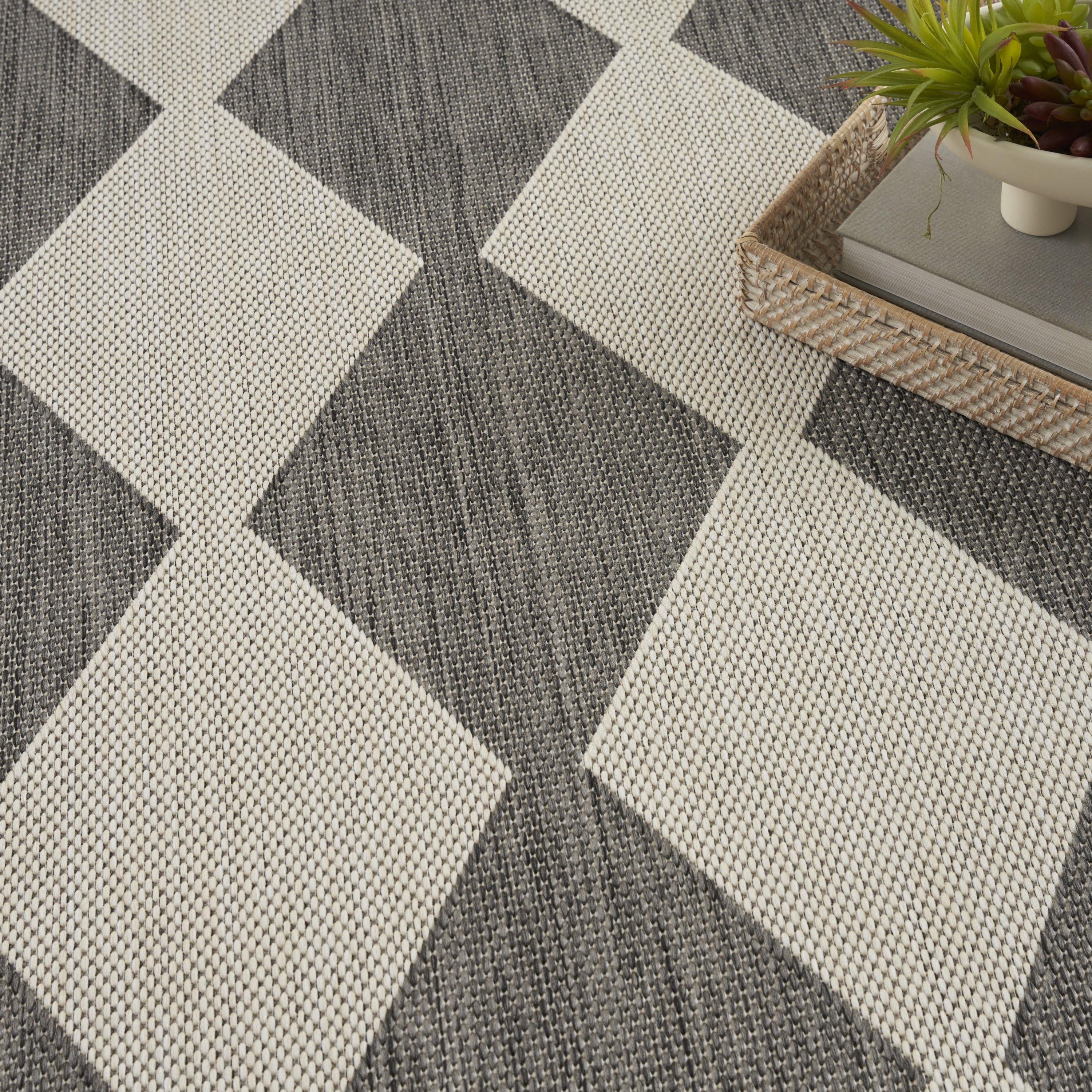 Nourison Positano Indoor/Outdoor Charcoal 4' x 6' Area Rug (4x6)