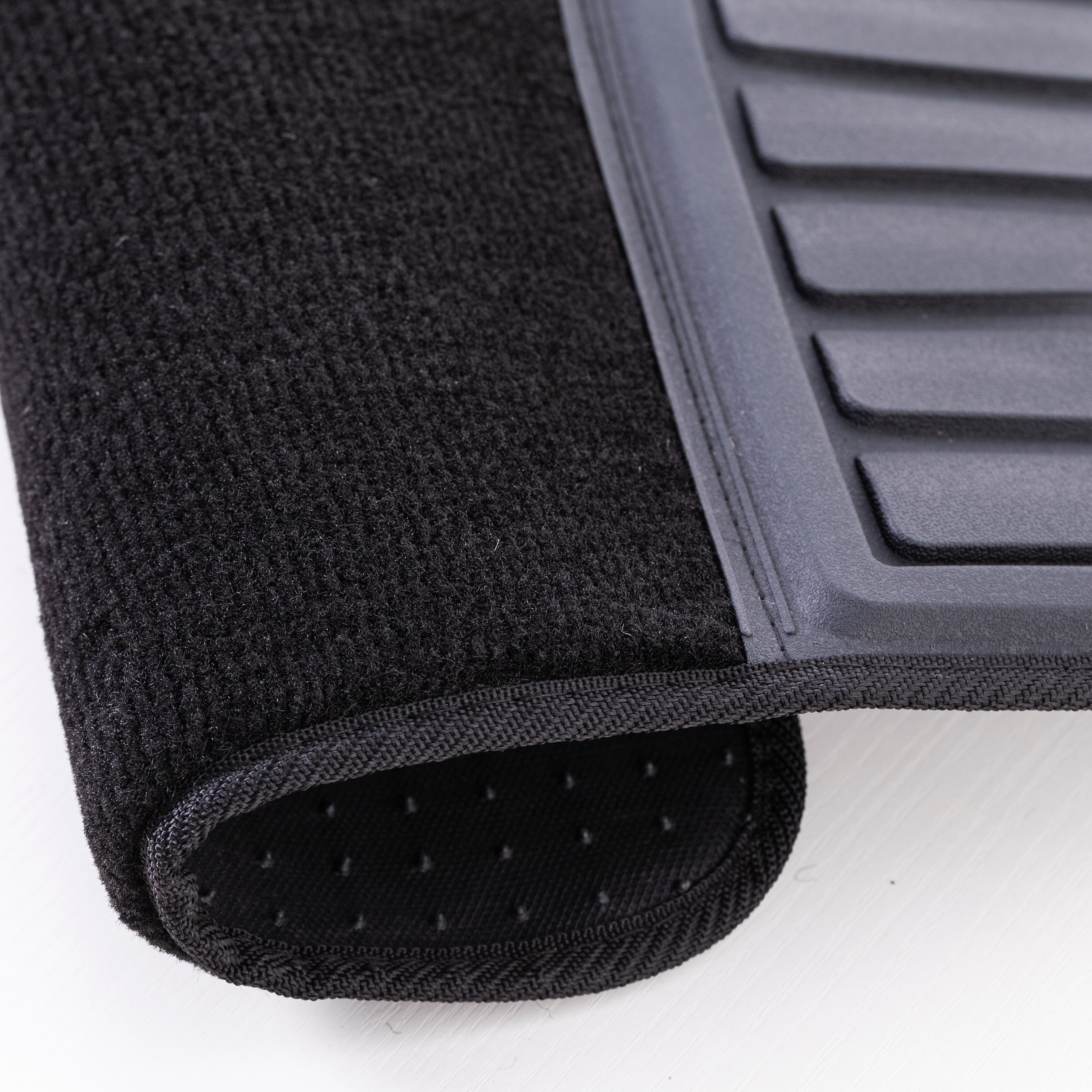 Auto Drive 4-Piece Carpet Floor Mats, Black photo 5