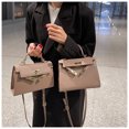 thumbnail image 4 of Bolsos pequeños, nuevo estilo, moderno bolso de invierno con textura para mujer, bolso de hombro sencillo, bolso cruzado de moda que combina con todo., 4 of 5
