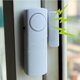 thumbnail image 2 of Paquete de 5 campanas de alarma de puerta y ventana de seguridad personal - Alarma antirrobo de ventana de puerta con sensor inalámbrico, 2 of 5