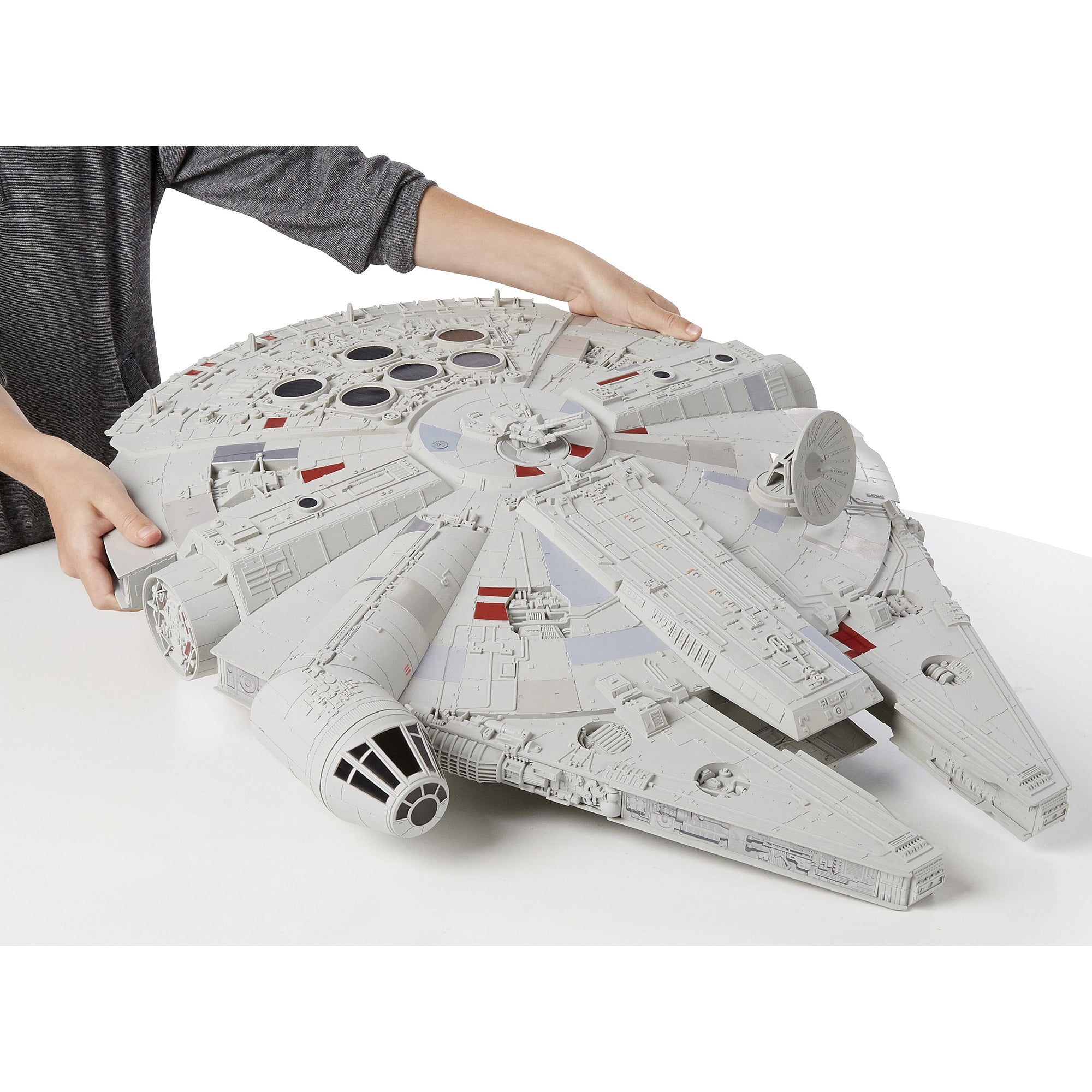 Star Wars Millennium Falcon Disney Walmart Exclusive Hasbro-Distressed Box 