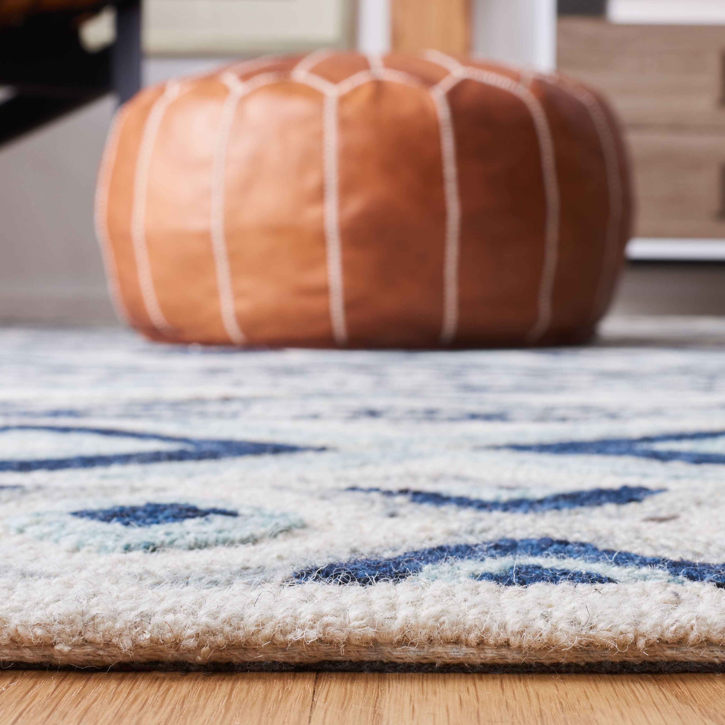 SAFAVIEH Roslyn Lena Geometric Area Rug, Blue/White, 9' x 12'