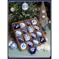 thumbnail image 2 of Adorno para árbol de Navidad estilo China-Chic Bola de porcelana azul y blanca, 2 of 5