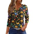 thumbnail image 1 of Camiseta de mujer con estampado de Halloween, botones, manga 3/4, estilo diario, fin de semana, moda básica, escote en V, top regular, 1 of 5