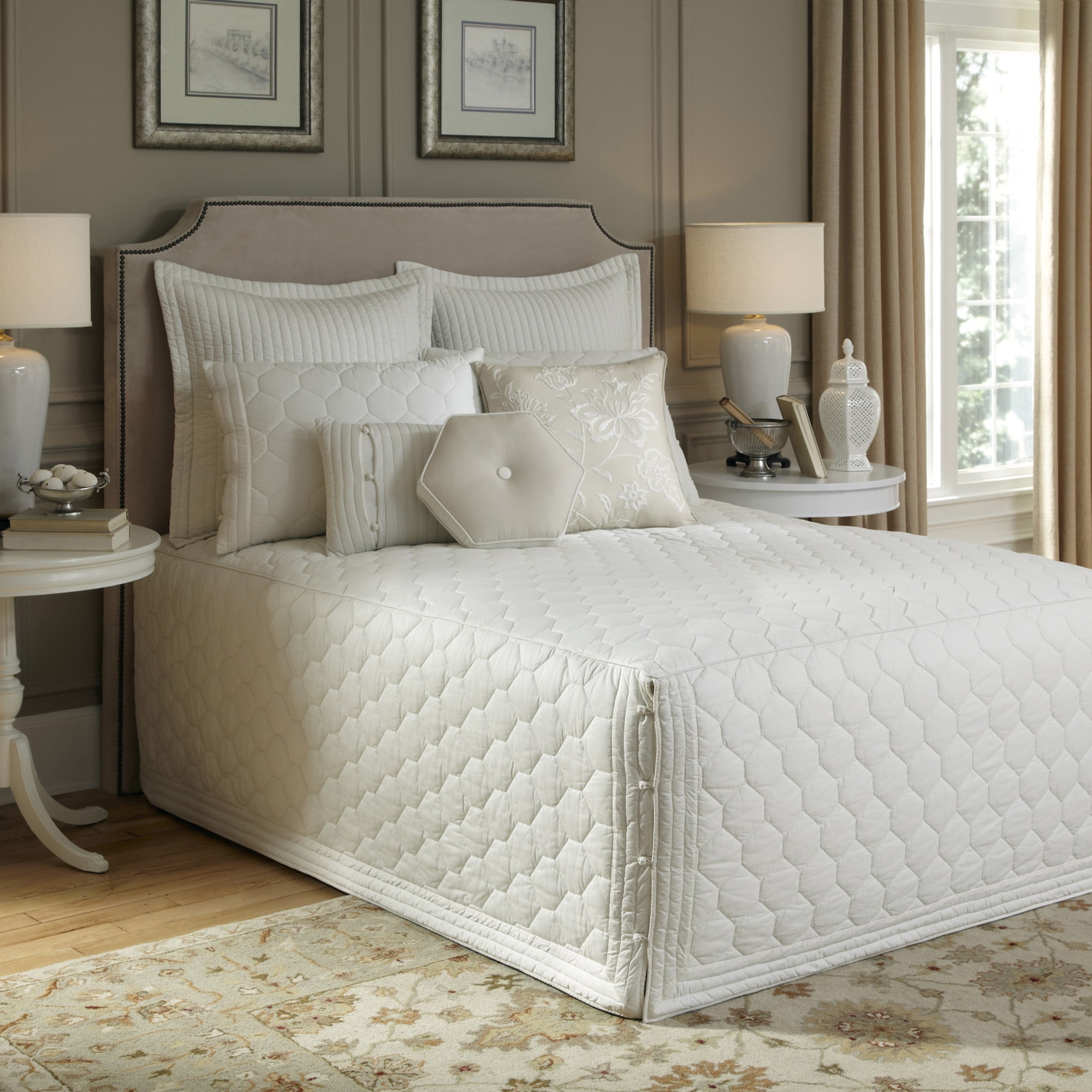 Laura Full Ivory Bedspread