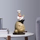 thumbnail image 5 of Figura de chef de resina en miniatura, delicada estatua de chef, modelo para encimera de barra de cocina Sentarse en papa, 5 of 8