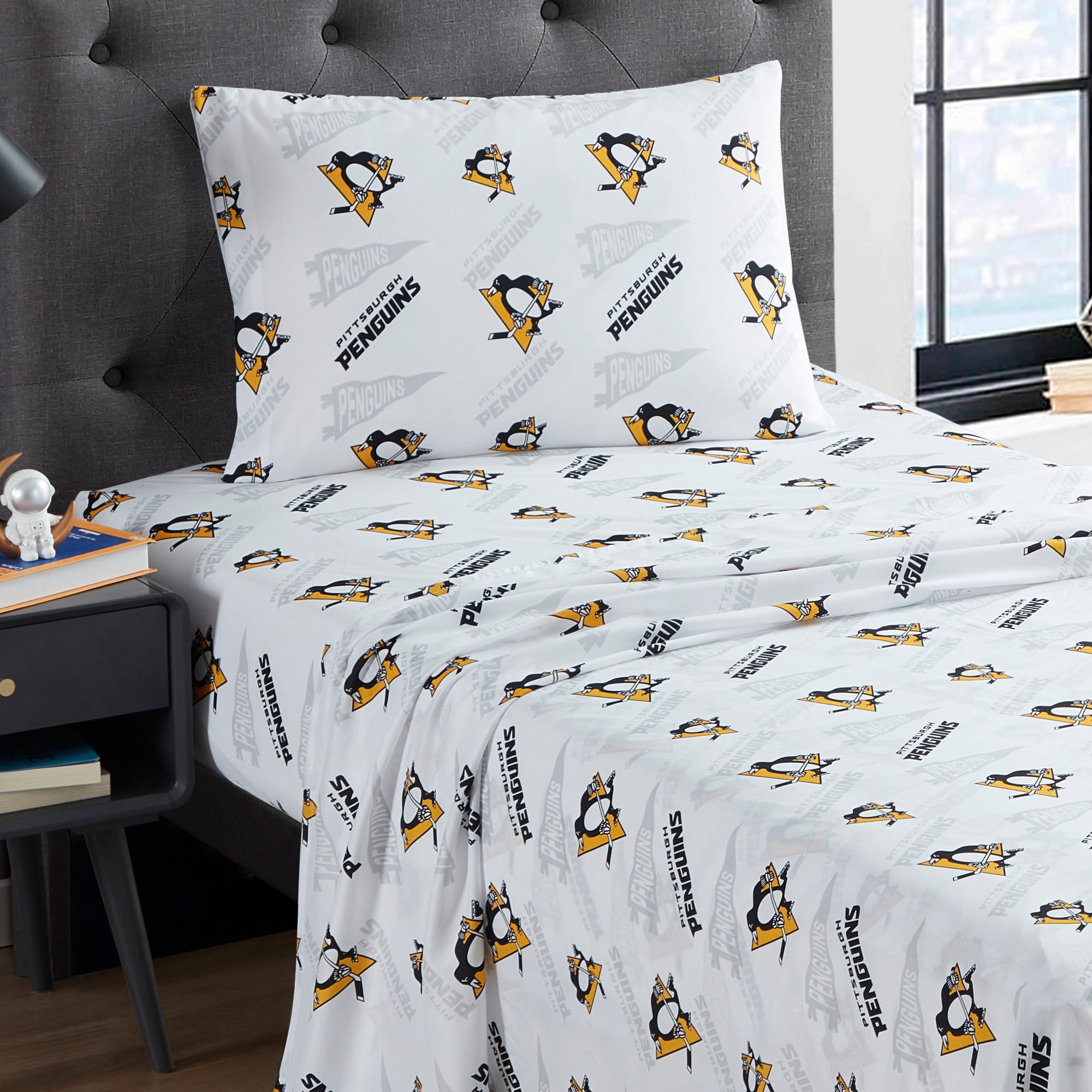 NHL Officially Licensed Pittsburgh Penguins Microfiber Bed Sheet Set - Queen