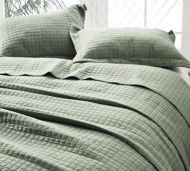 BYB Classic Supersoft Quilt PreWashed with Cotton Fill Moss Green