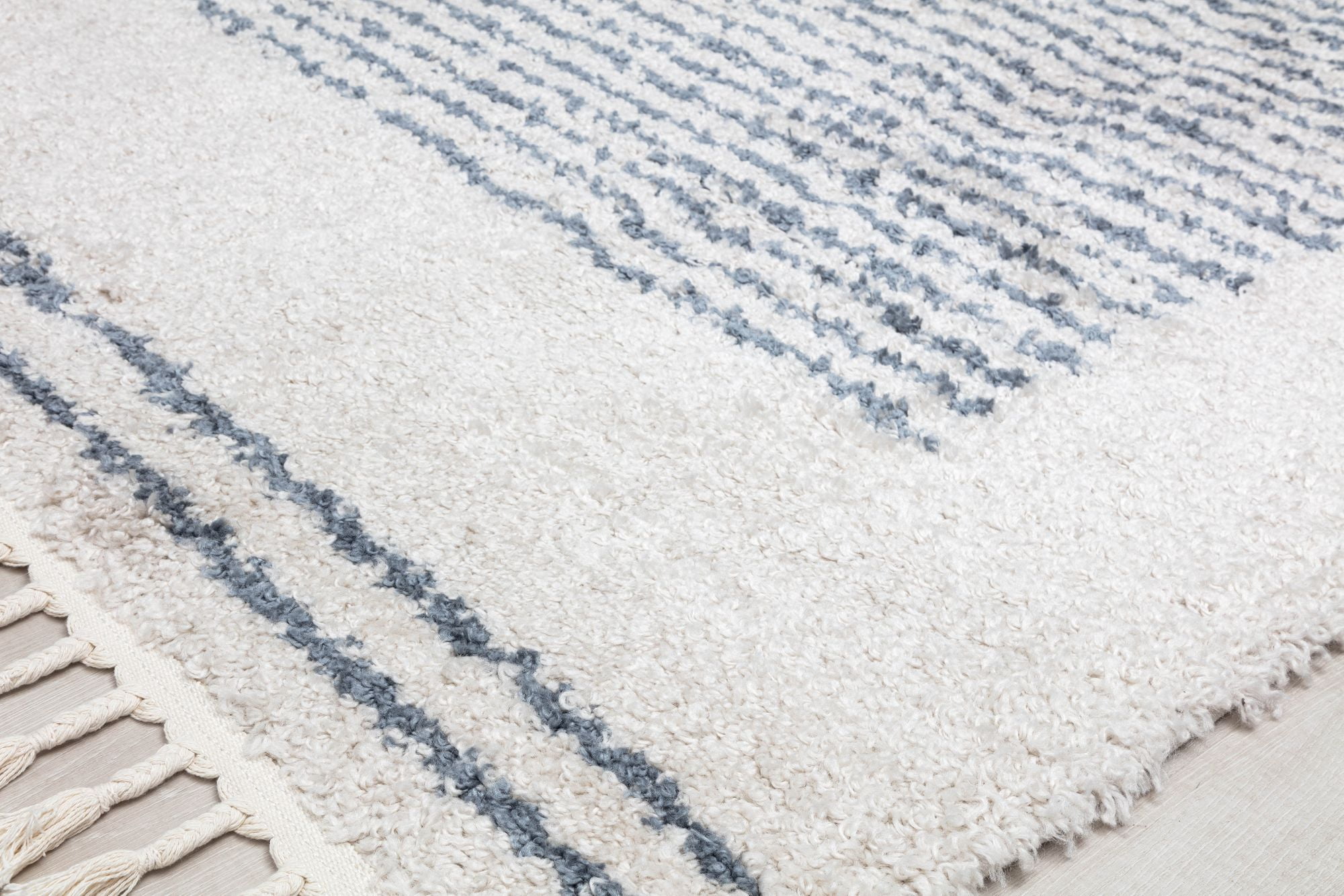Rugs America BT35B Ice Frost Stripe Shag White Area Rug, 2'6" x 4'
