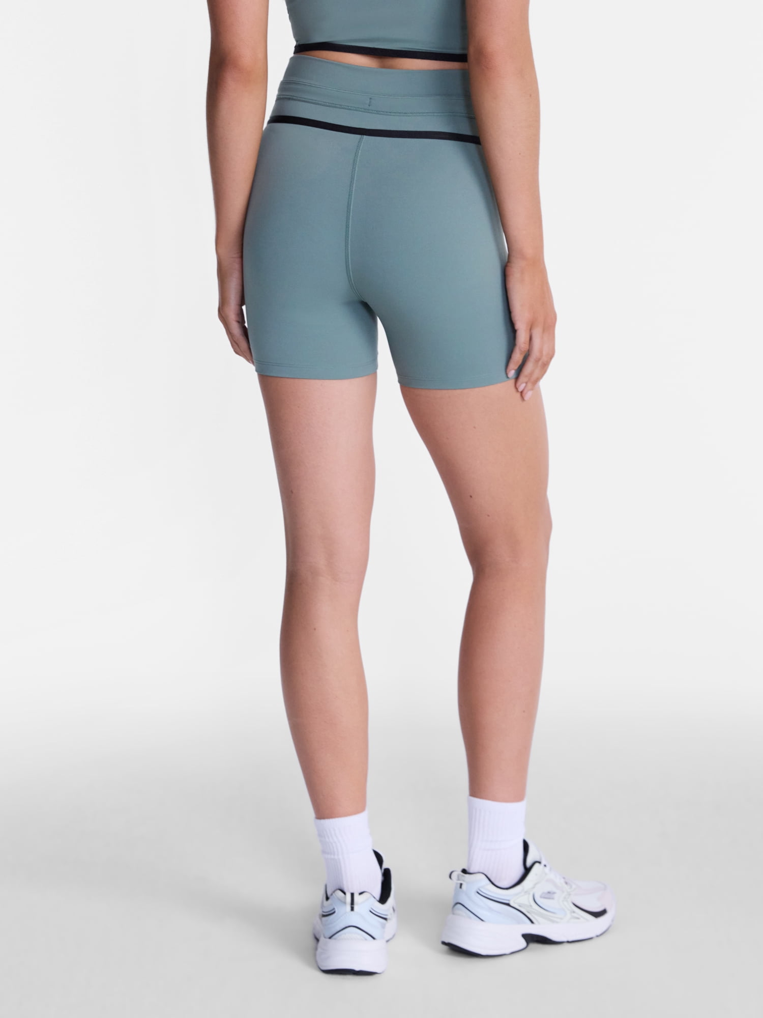 Avia Women's and Women's Plus SoftSculpt Tipped Bike Shorts, 5" Inseam, Sizes XS-4X